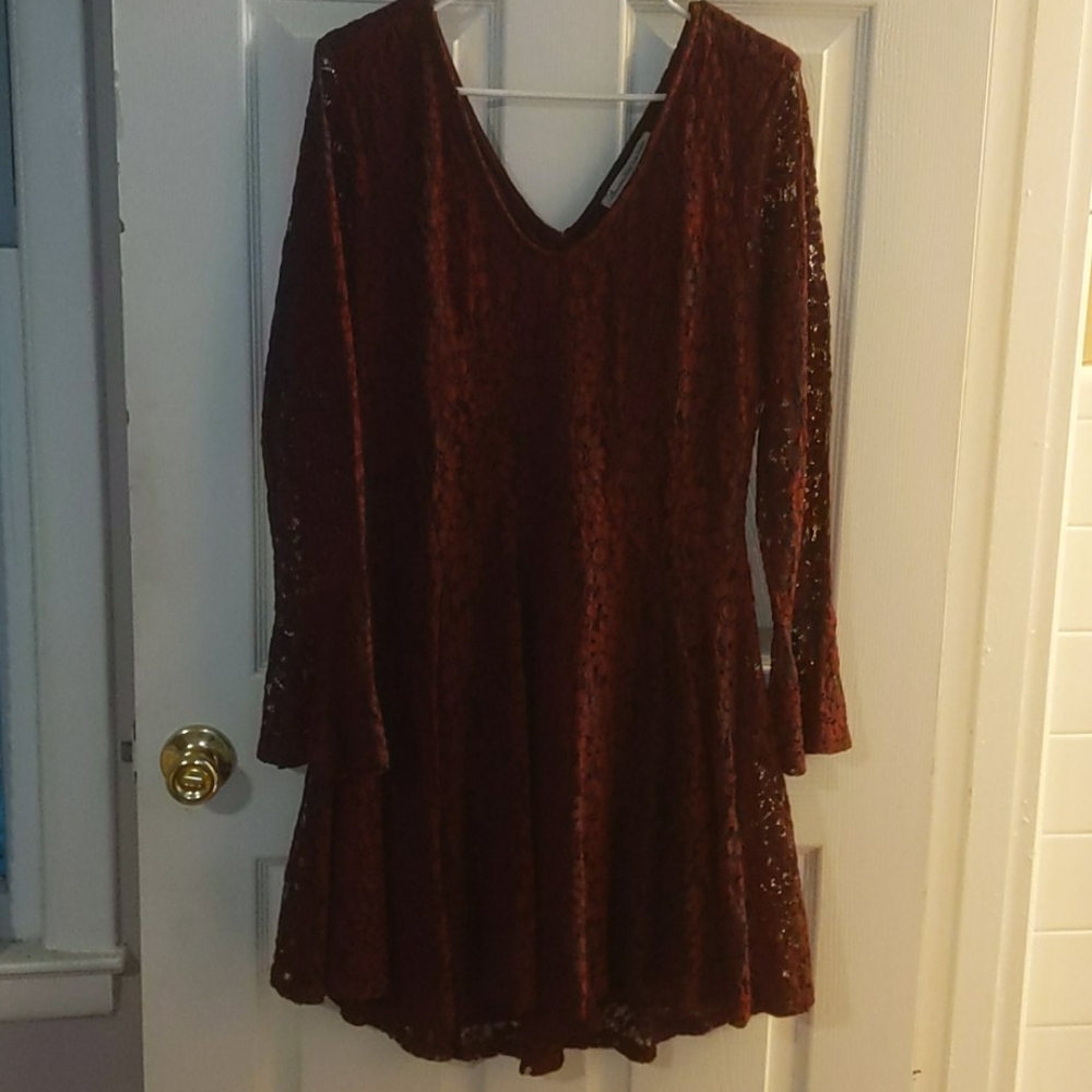 Bell sleeve lace dress